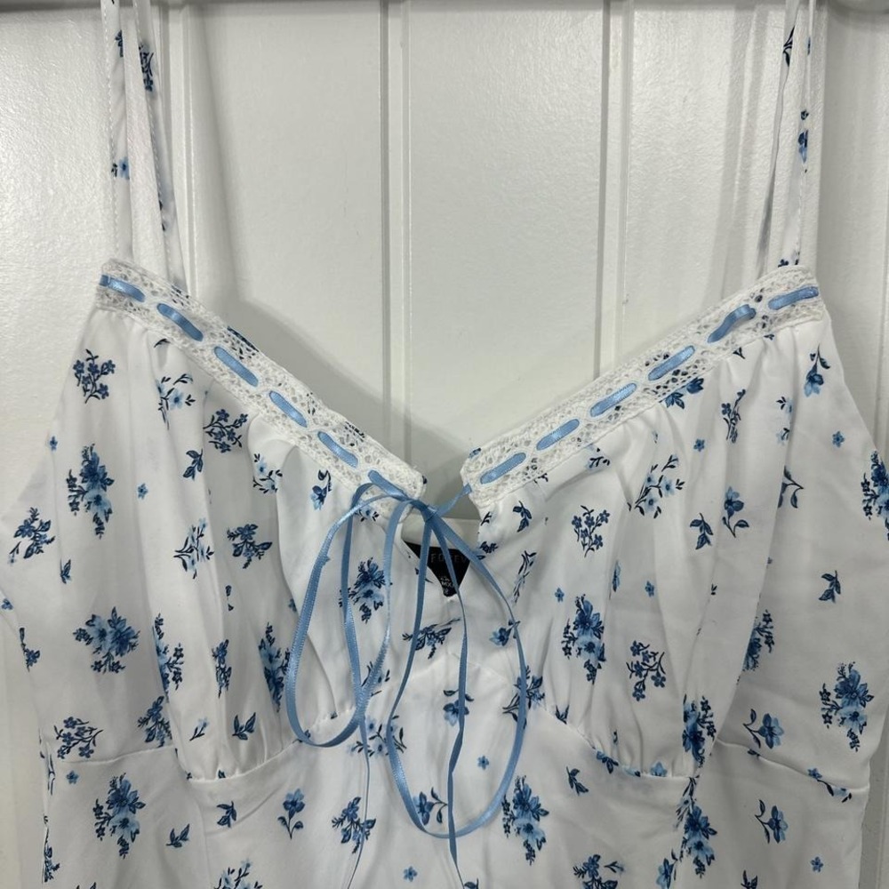 Cottage prairie coquette blue floral empire maxi dress. L - Picture 4 of 6